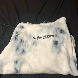 Multi colored Hollister hoodie, like new